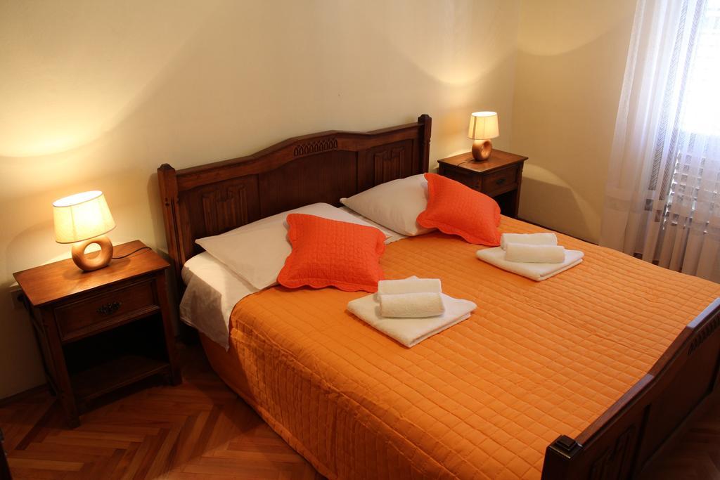 Apartments Stari Sibenik Grebastica Room photo