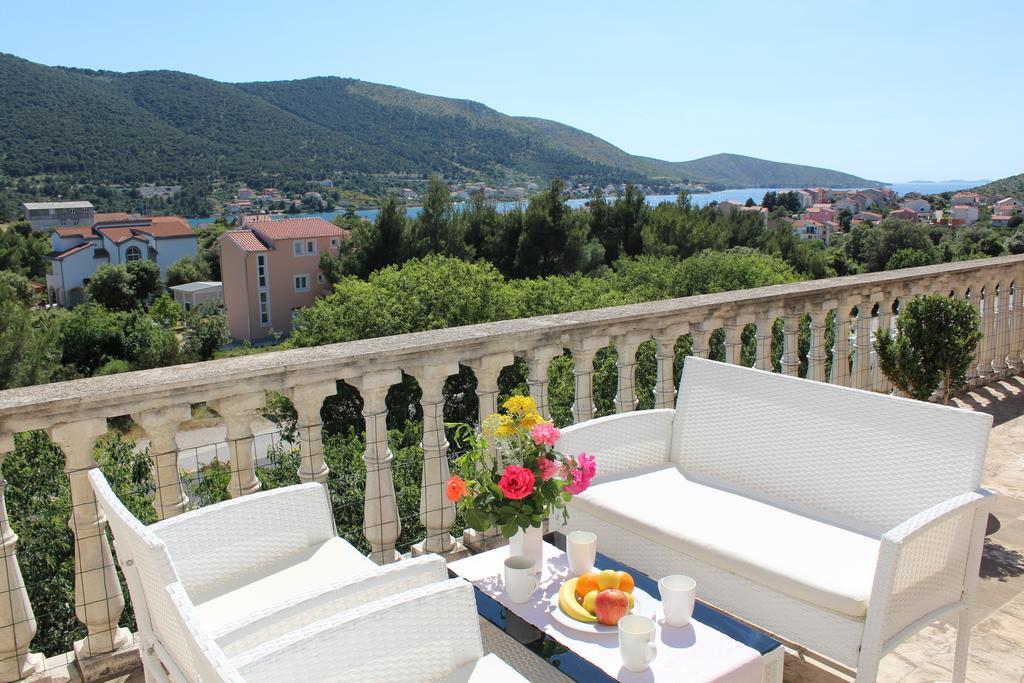 Apartments Stari Sibenik Grebastica Room photo